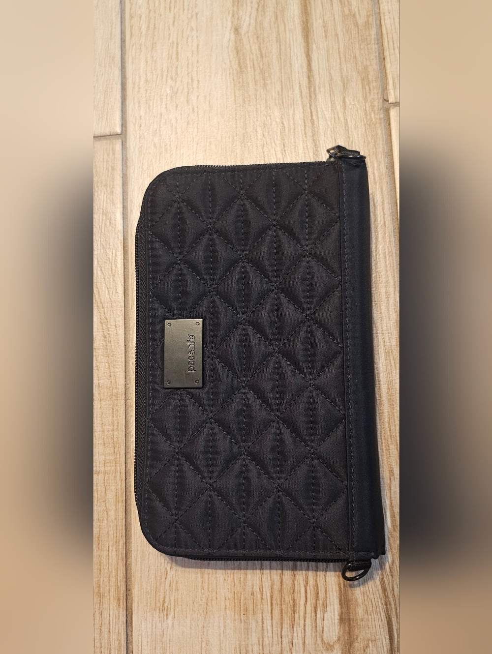 Pacsafe RFIDsafe W200 RFID Blocking Quilted Travel Wallet Organizer Black